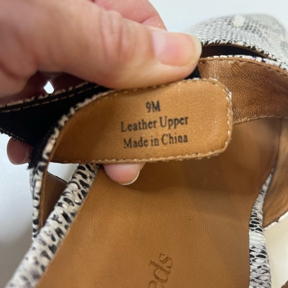 L’AMOUR DES PEIDS Black/White Reptile Baruk Mules - Picture 8 of 8